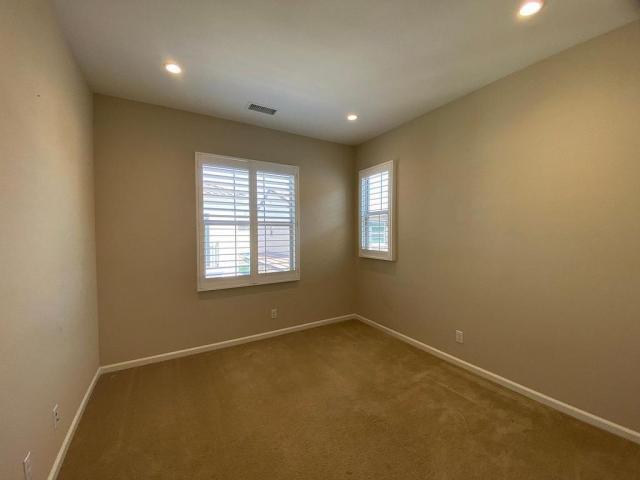 Building Photo - 3 bedroom in Irvine CA 92620