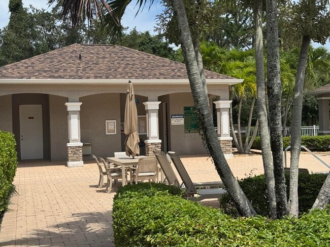 Building Photo - 3801 Kitty Hawk Ln SW