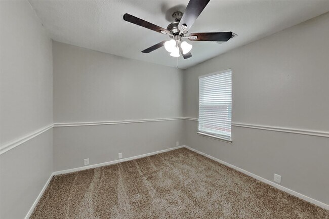 Building Photo - 17330 Shadow Ledge Dr