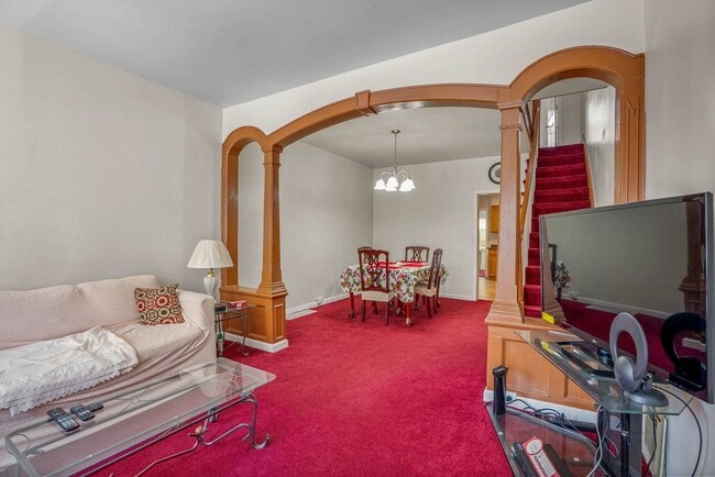 Building Photo - 513 Morris St