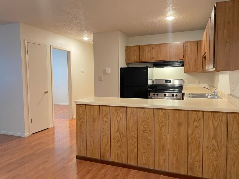 Primary Photo - 501 State Hwy 47