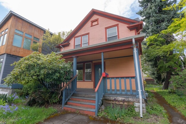 Building Photo - 4715 NE 17th Ave