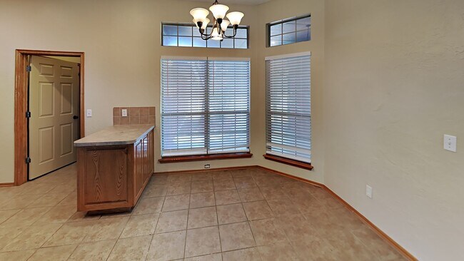 Building Photo - Beautiful 3 Bed 2 Bath Home in Moore Schools