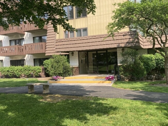 Primary Photo - 12900 W Heiden Cir