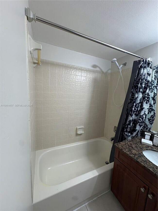 Building Photo - 9955 Twin Lakes Dr