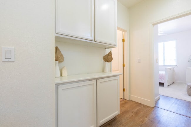 Building Photo - 1894 Pyramid Creek Dr