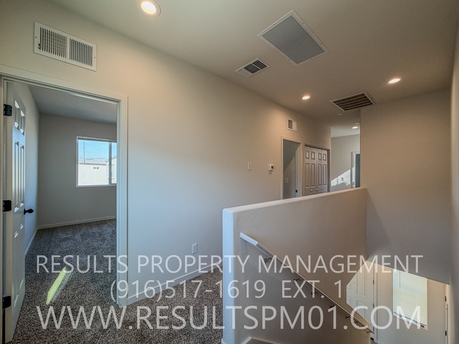 Building Photo - Stunning 4 Bedroom Home in Winding Meadow Village