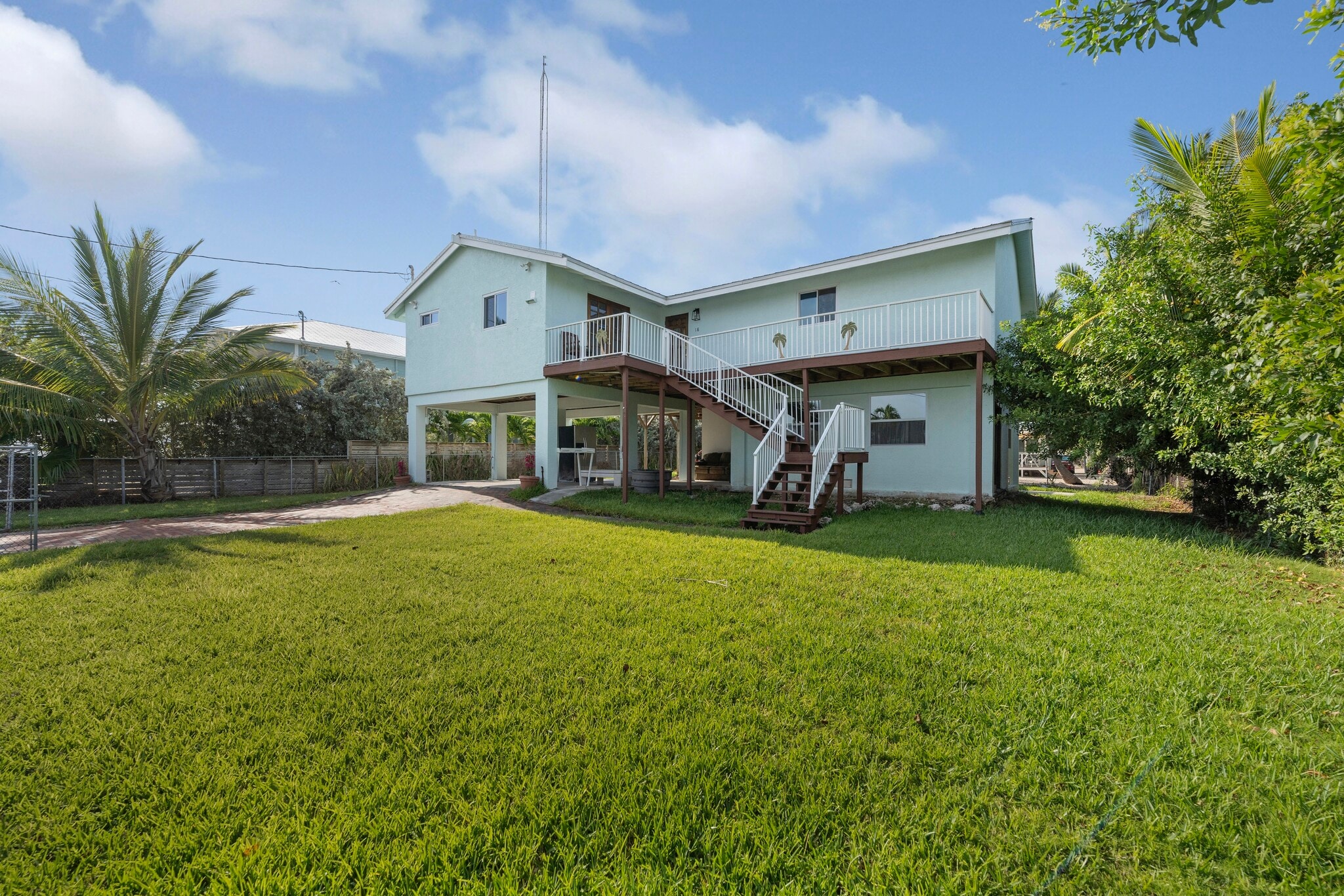 Building Photo - 18 N Channel Dr