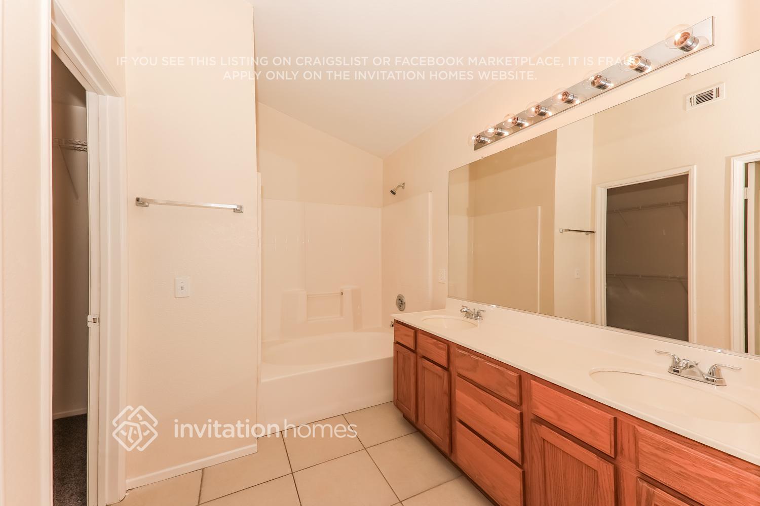 Building Photo - 23195 Twinflower Ave