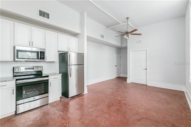 Building Photo - 1090 10th St N