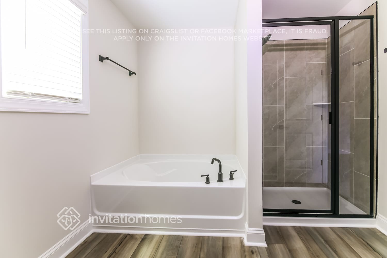 Building Photo - 508 Azalea Gaze Dr