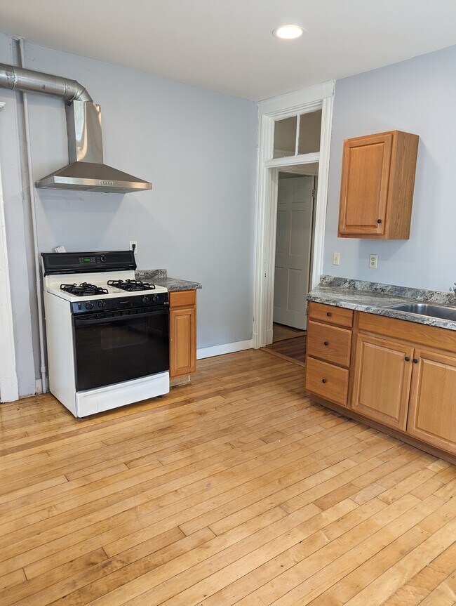 Building Photo - 308 Belgrade Ave