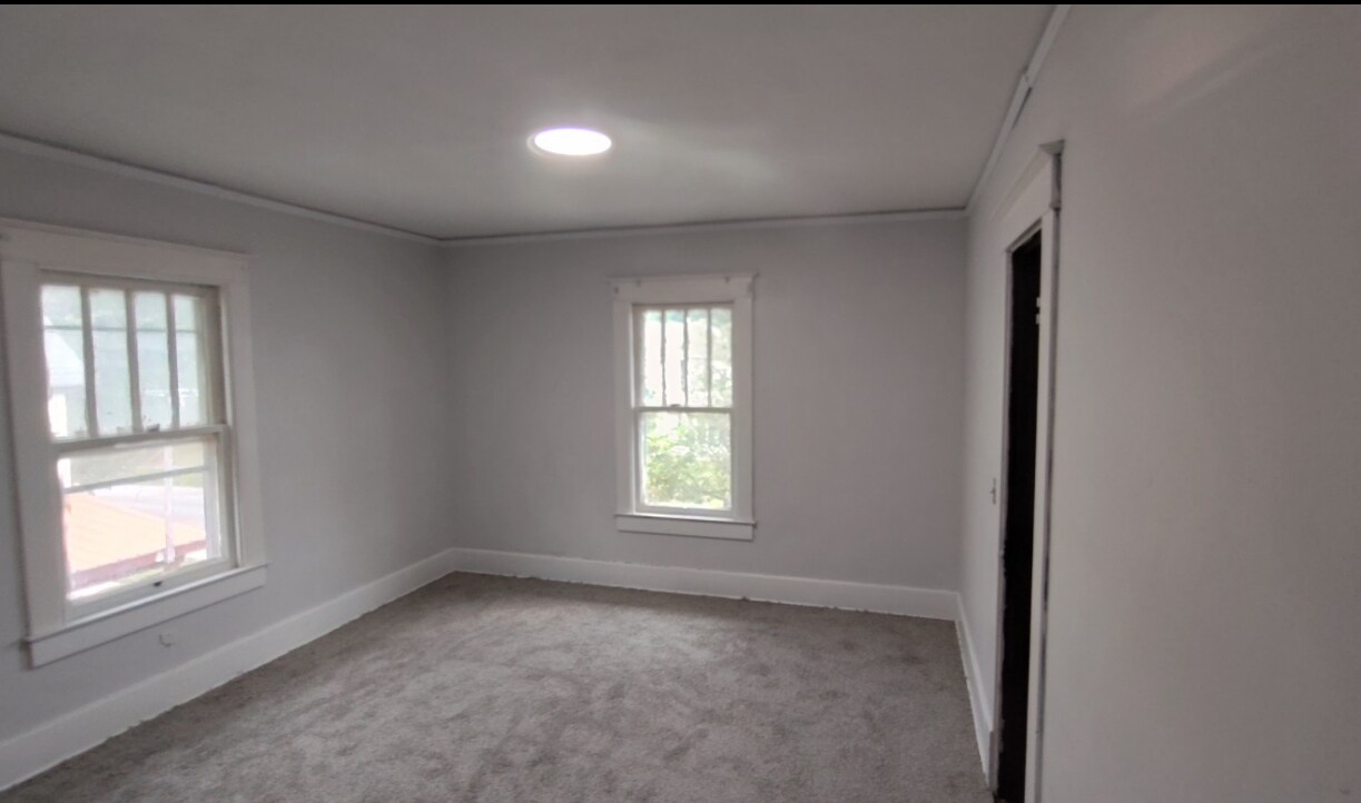 Building Photo - 619 S Webster St