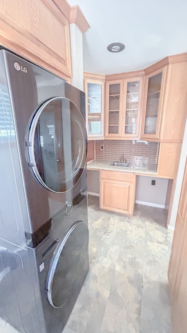 Building Photo - For rent! This charming 4-bedroom, 3-bathr...