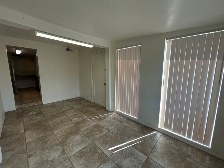 Building Photo - 3062 N 42nd Ave
