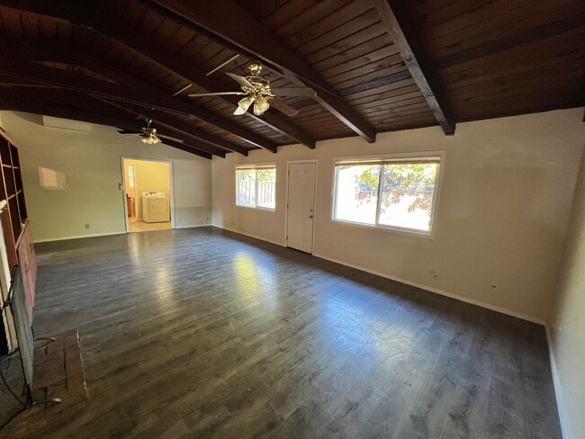 Building Photo - Central Davis 4 Bedroom-Move In Special