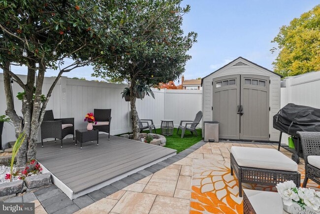 Building Photo - 1901 Graymount Way