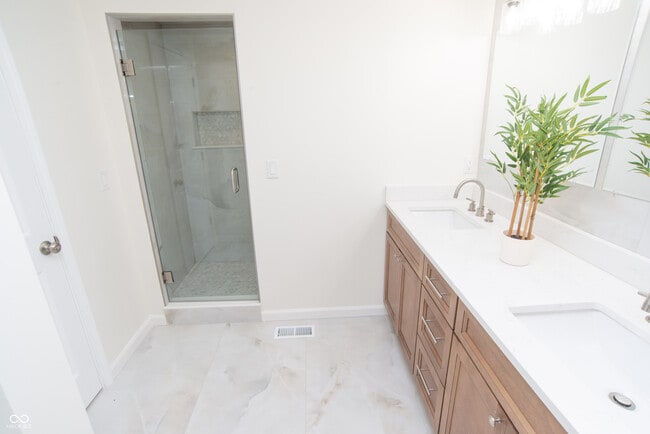 Building Photo - 6337 Cardinal Ln