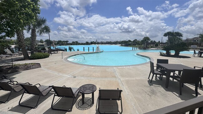 Building Photo - 15746 Harding Bend Dr