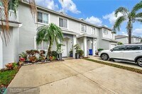 Building Photo - 1432 SW 47th Ave