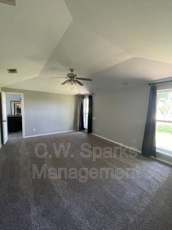 Building Photo - 3494 N Stodghill Rd