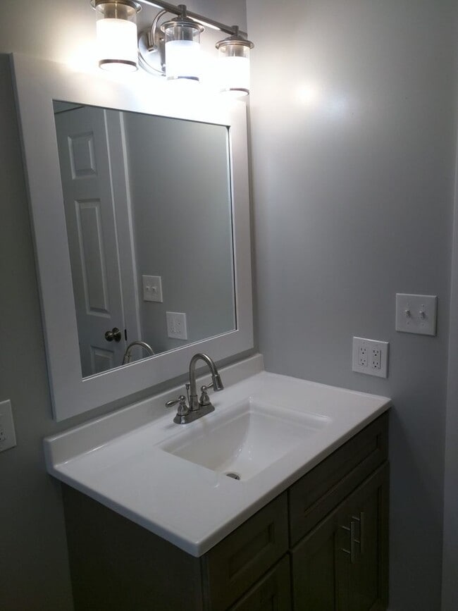 Building Photo - 9 Heatherly Dr