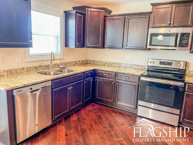 Building Photo - 118 Quail Hollow Dr