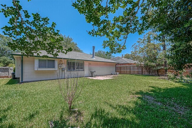 Building Photo - 923 Mayweather Ln