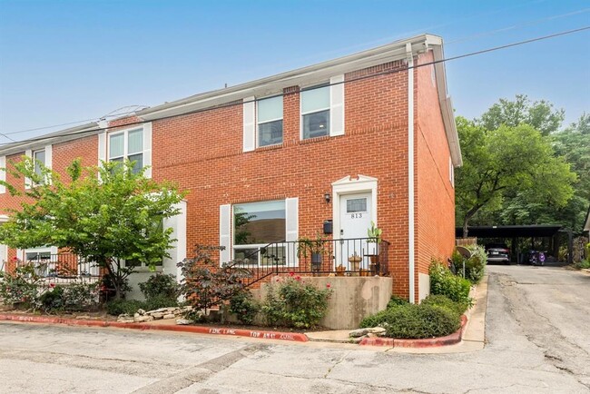 Primary Photo - 813 E Oltorf St