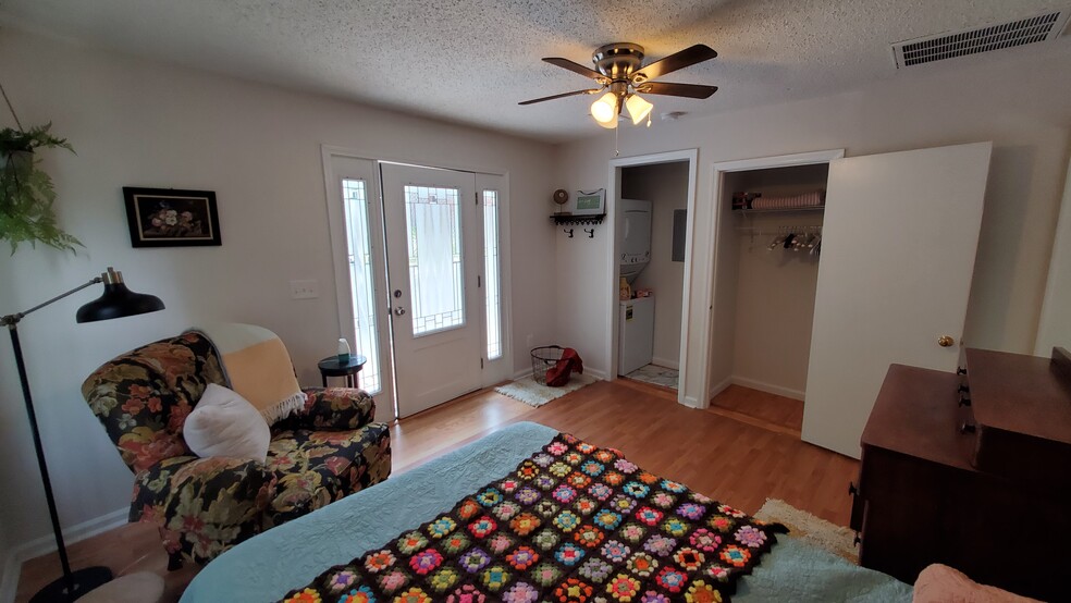 front entrance into bedroom/living room - 191 Thurston Dr NW