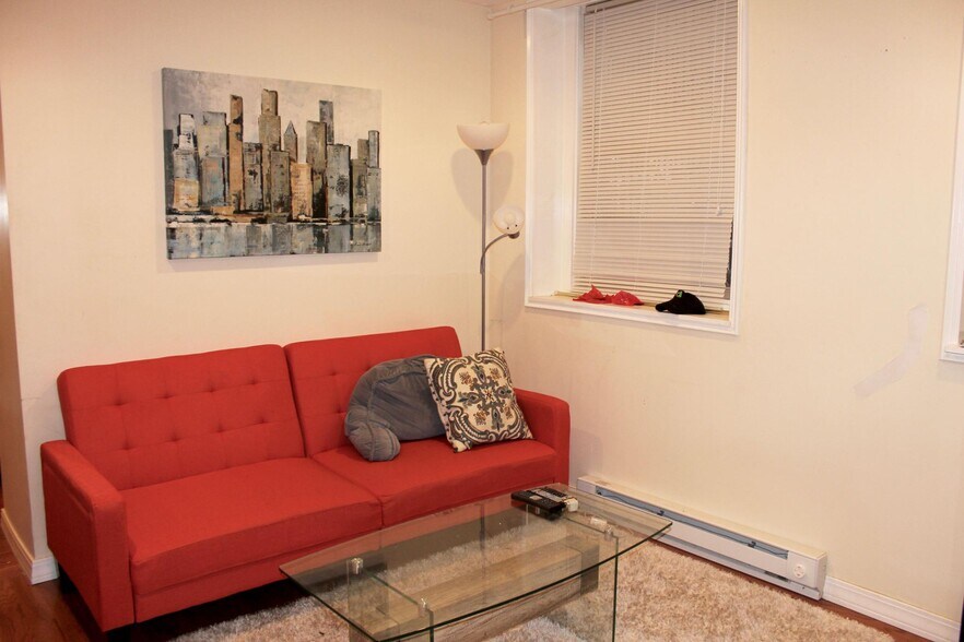 Building Photo - 651 Beacon St