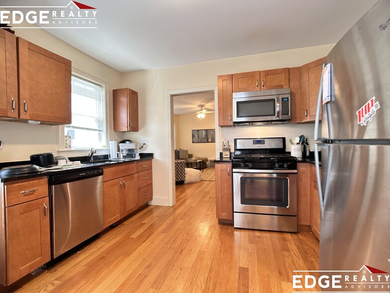 Primary Photo - 78 Brooks St