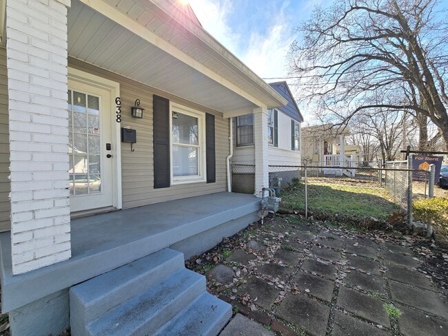 Building Photo - Charming 3 Bedrooms, 2 Full Bathroom Home!...