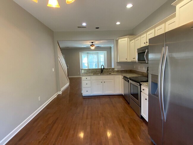 Building Photo - Great 2bd 2.5ba Townhome in Germantown