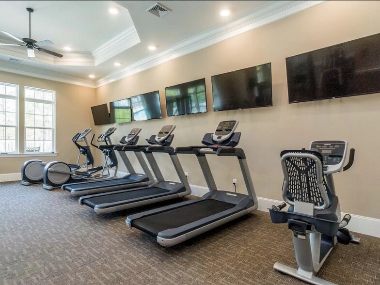 Building Photo - 1353 Fitchie Pl