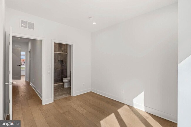 Building Photo - 2607 1st St NW
