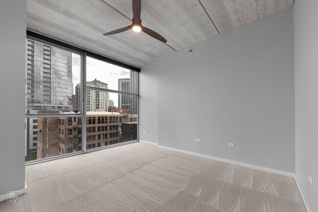 Building Photo - Amazing Views, Tons of Light and Space, an...