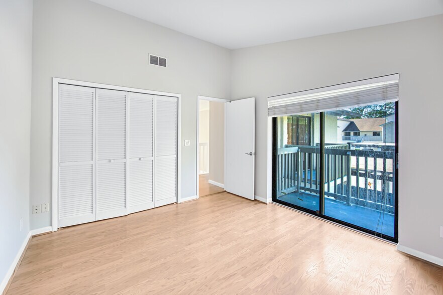 Building Photo - 17455 Overhill Dr