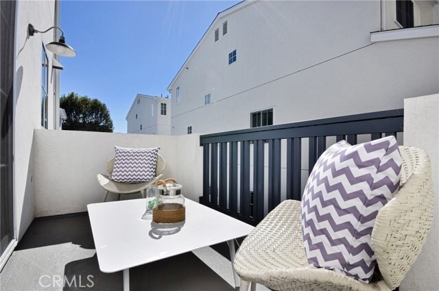 Building Photo - 4641 Cahuenga Blvd