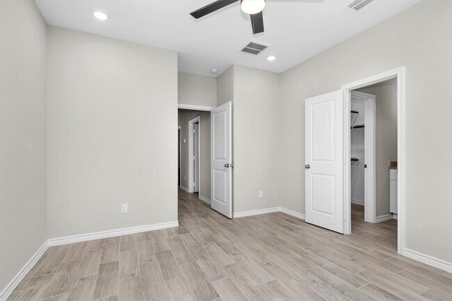 Building Photo - 16706 E Hammon