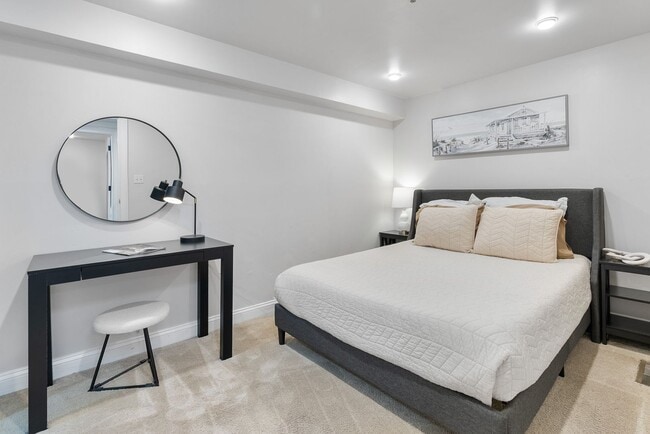 Building Photo - Stunning 2-Story Loft in the Heart of Downtown