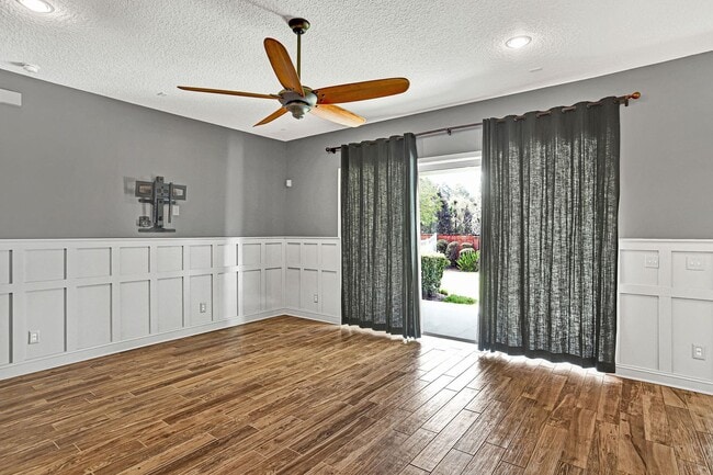 Building Photo - Gorgeous 5 bedroom/ 4 bathroom home in Durbin!