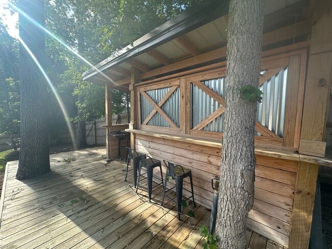 Building Photo - Stunning 4BR/2BA Home in Legacy Hill Estates