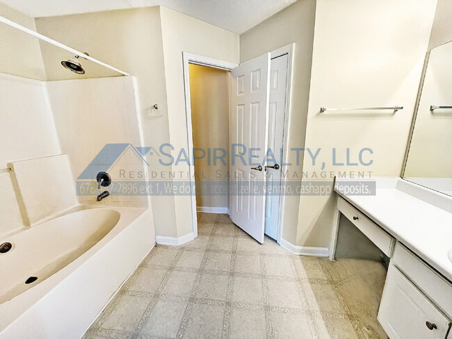 Building Photo - 3174 Glenloch Pl