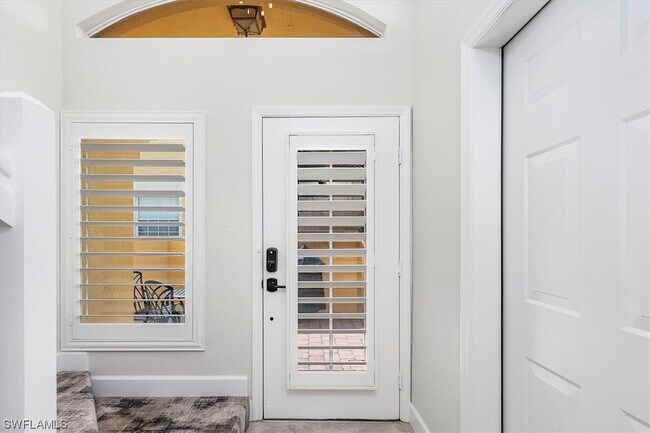 Building Photo - 20201 Burnside Pl