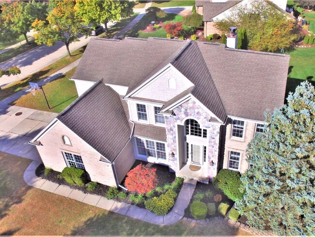 Building Photo - 47498 Fox Run Dr