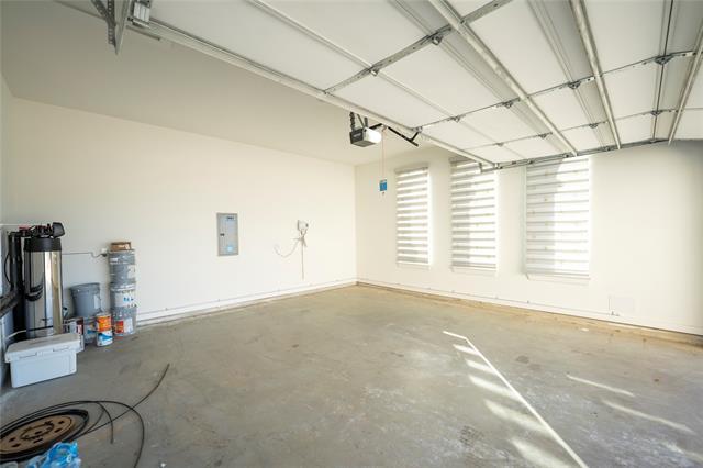 Building Photo - 10904 Hollydale Ln