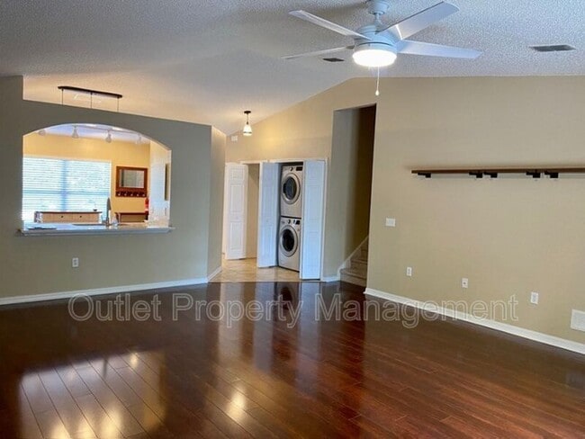 Building Photo - 1437 Dandelion Dr