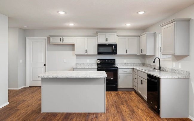 Building Photo - Beautiful 3 Bedroom Home with a fully fenc...