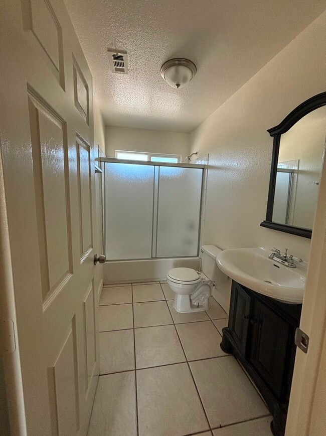 Building Photo - 830-828 W 71st St